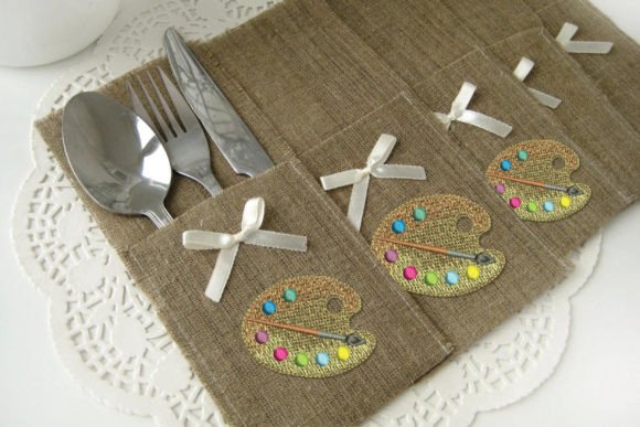 Palette with Paints for Artists: A Holiday Design Review
